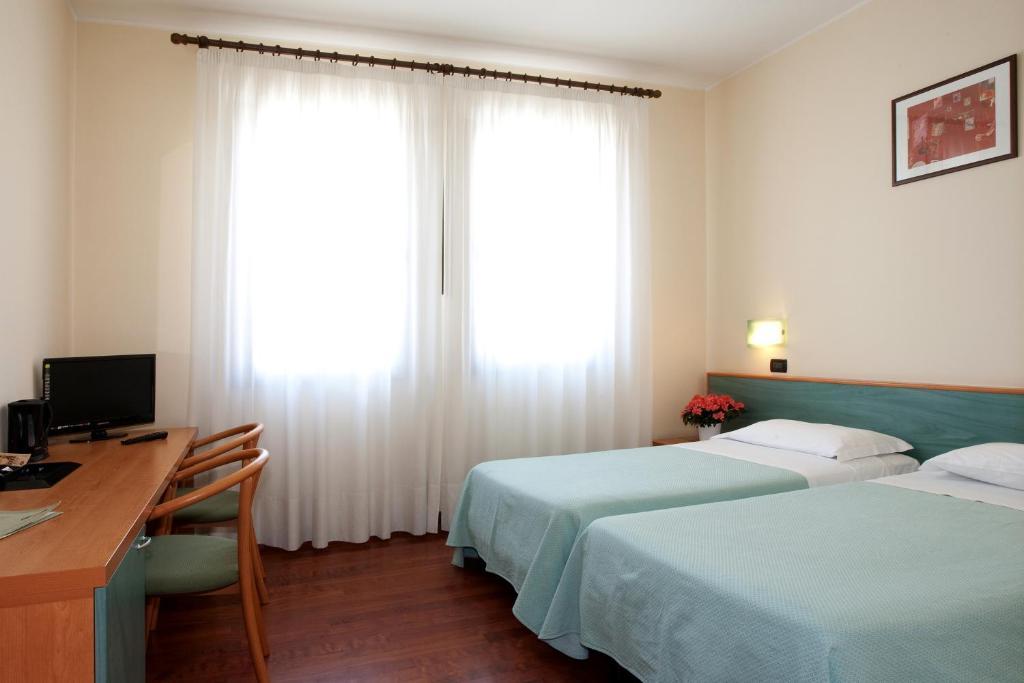 Hotel Valbrenta リーメナ エクステリア 写真